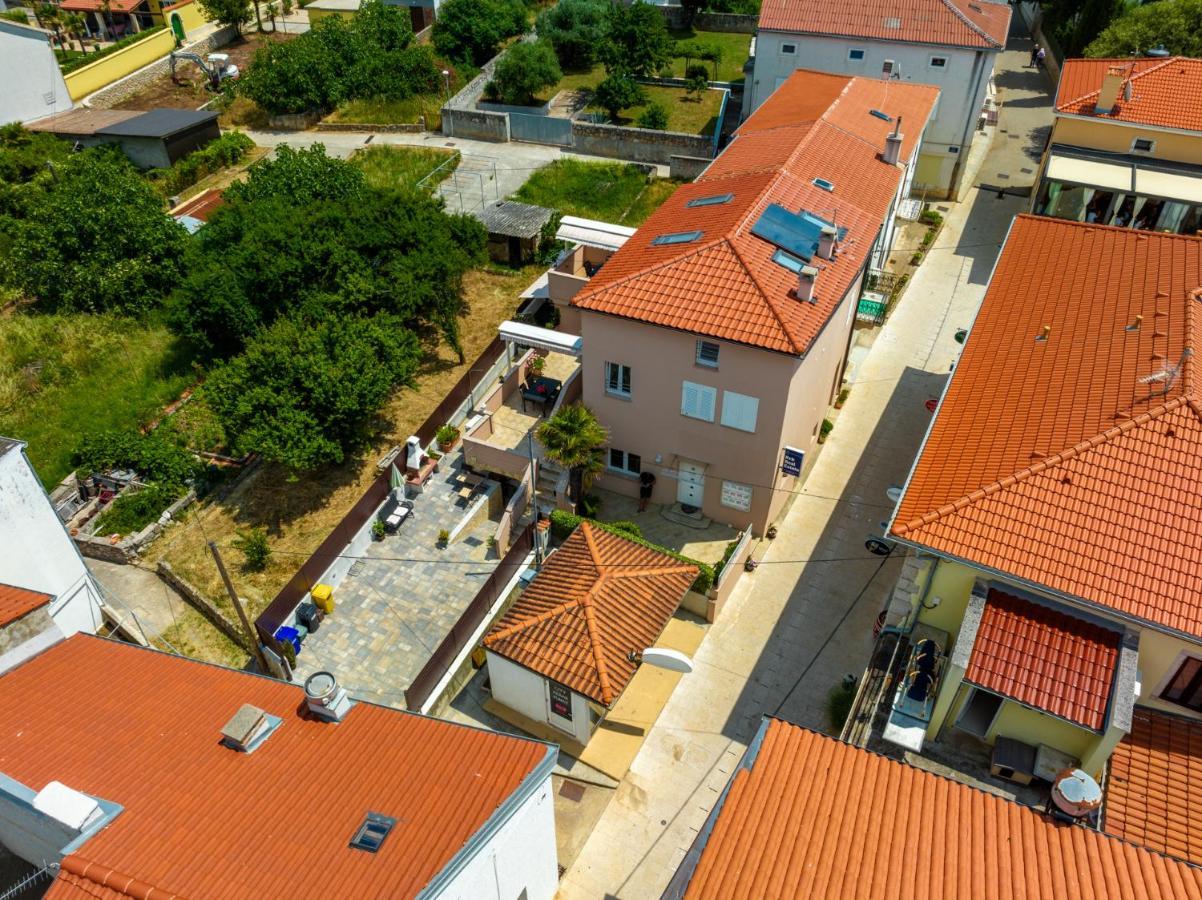 Apartments Punat Downtown Buitenkant foto